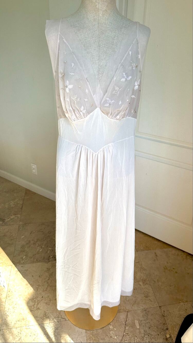 VTG 50-60s Vanity Fair nylon tricot nightgown Sz 42 (US10)